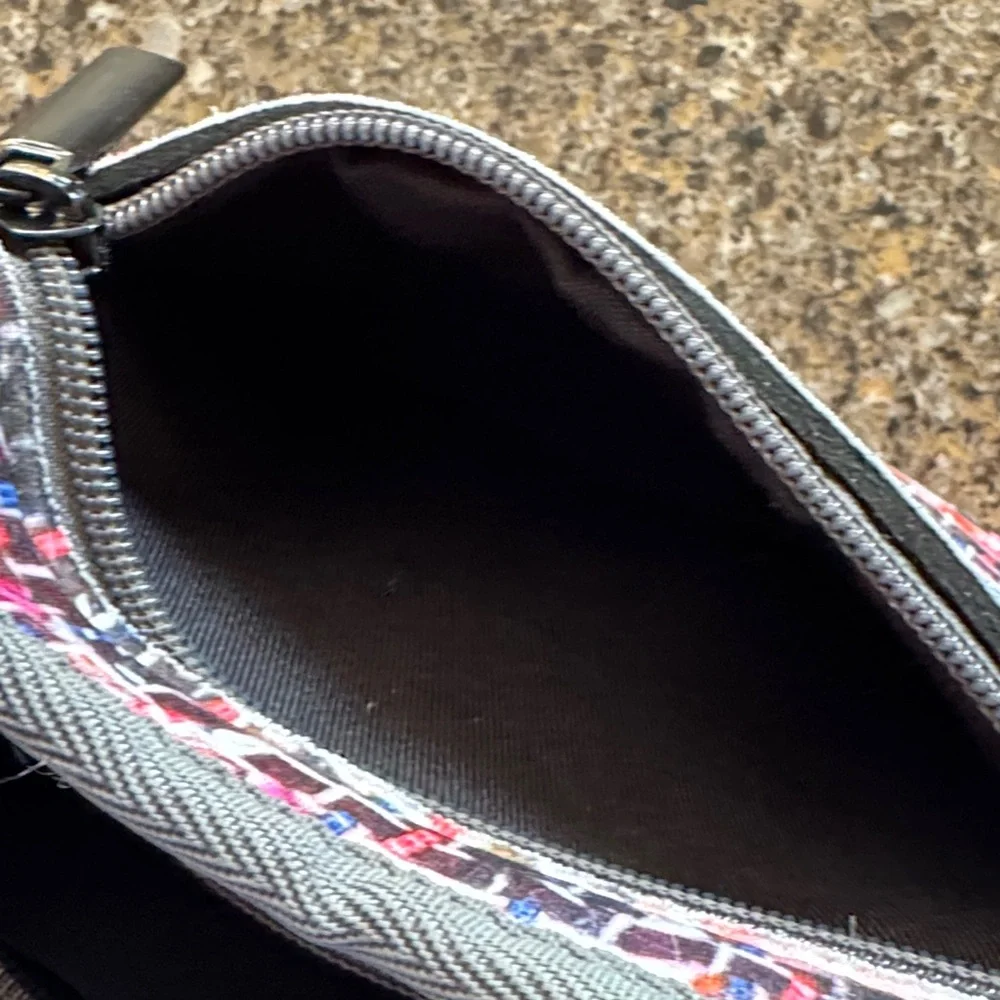Like NEW Haute Shore Stylish Multicolor Print Women's Bag w/2 straps